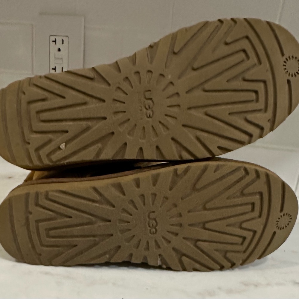 Ugg Dylan Boots Size 8 - image 6